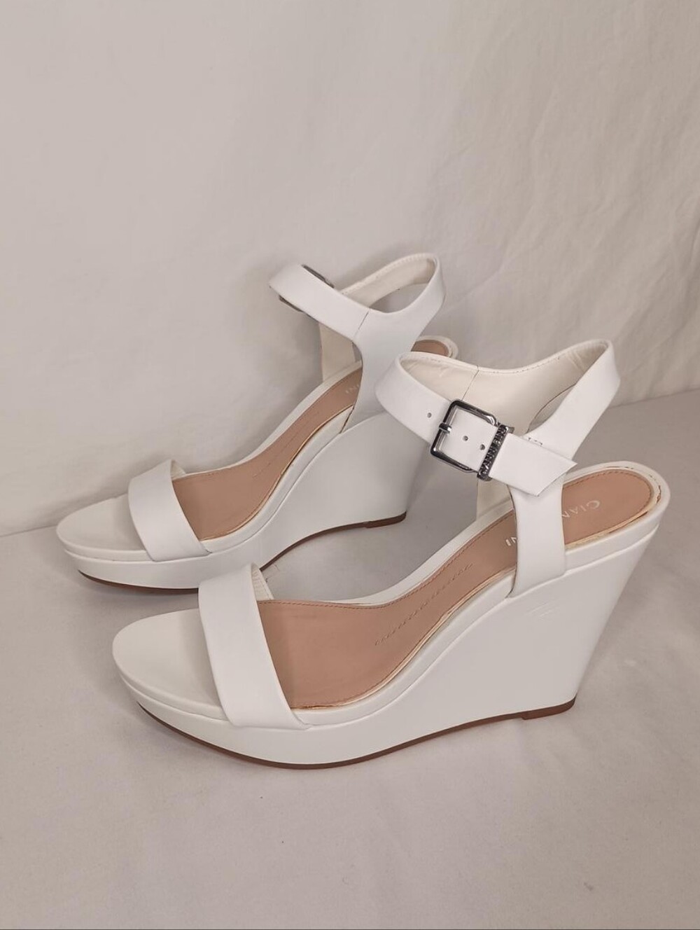 Gianni Bini Telmma Leather Platform Wedge Sandals – Women’s Size 10 White - Picture 3 of 7